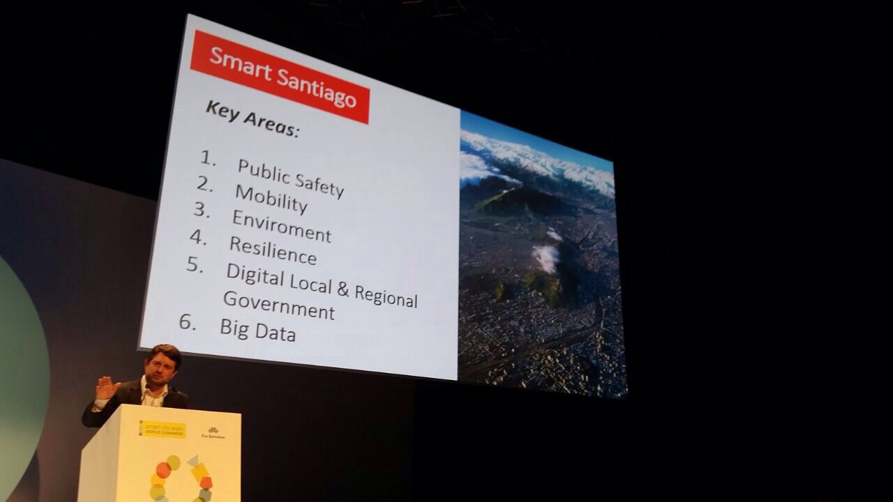 Intendente Metropolitano expuso plan “Santiago Ciudad Inteligente” en conferencia Smart City Expo