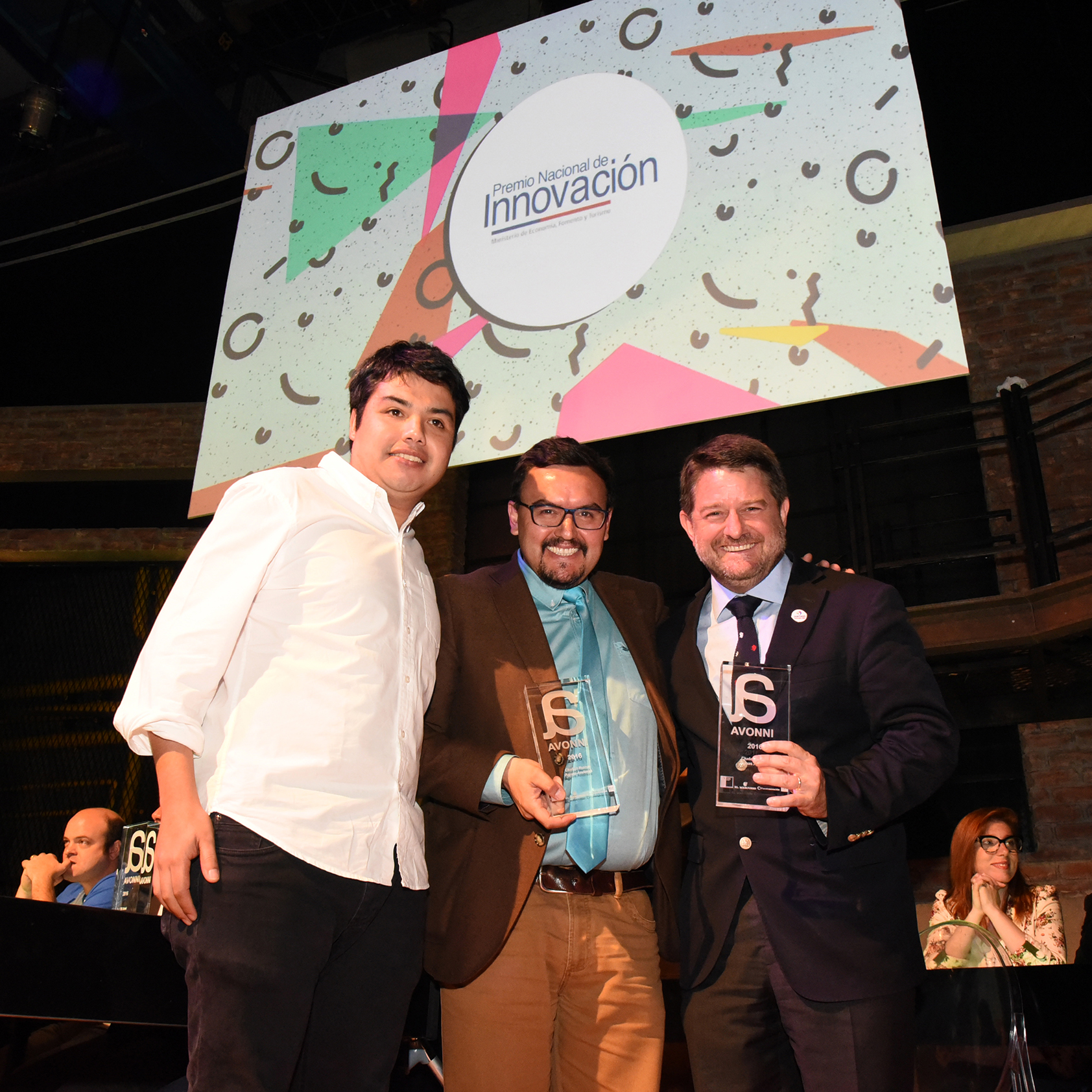 Plazas de Bolsillo reciben premio a la innovación“Avonni” 2016