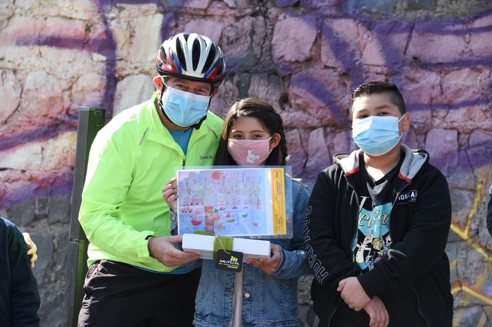 Premian a ganadores del concurso de dibujo infantil «Así quiero mi ciudad»
