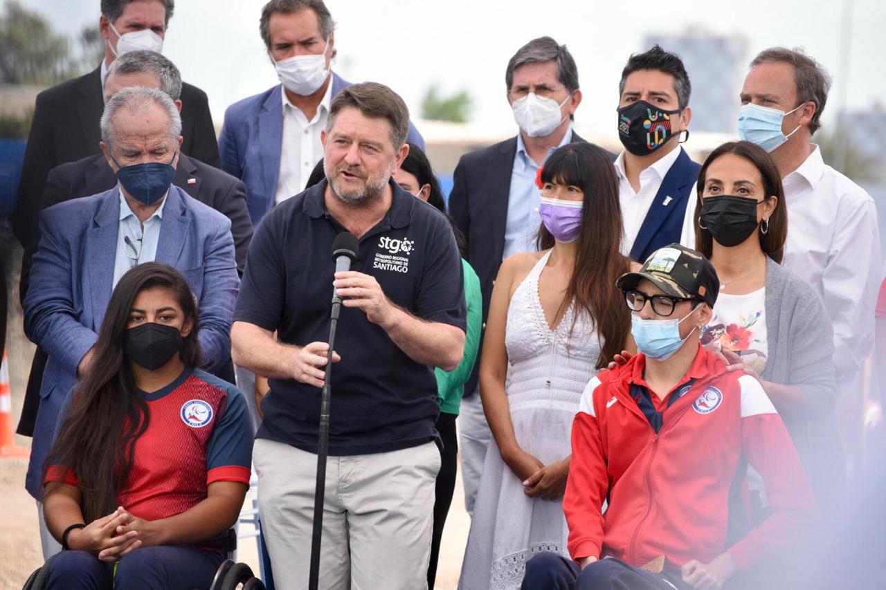 Gobernador Claudio Orrego participa en ceremonia de instalación de primera piedra en Villa Santiago 2023 para los Juegos Panamericanos y Parapanamericanos