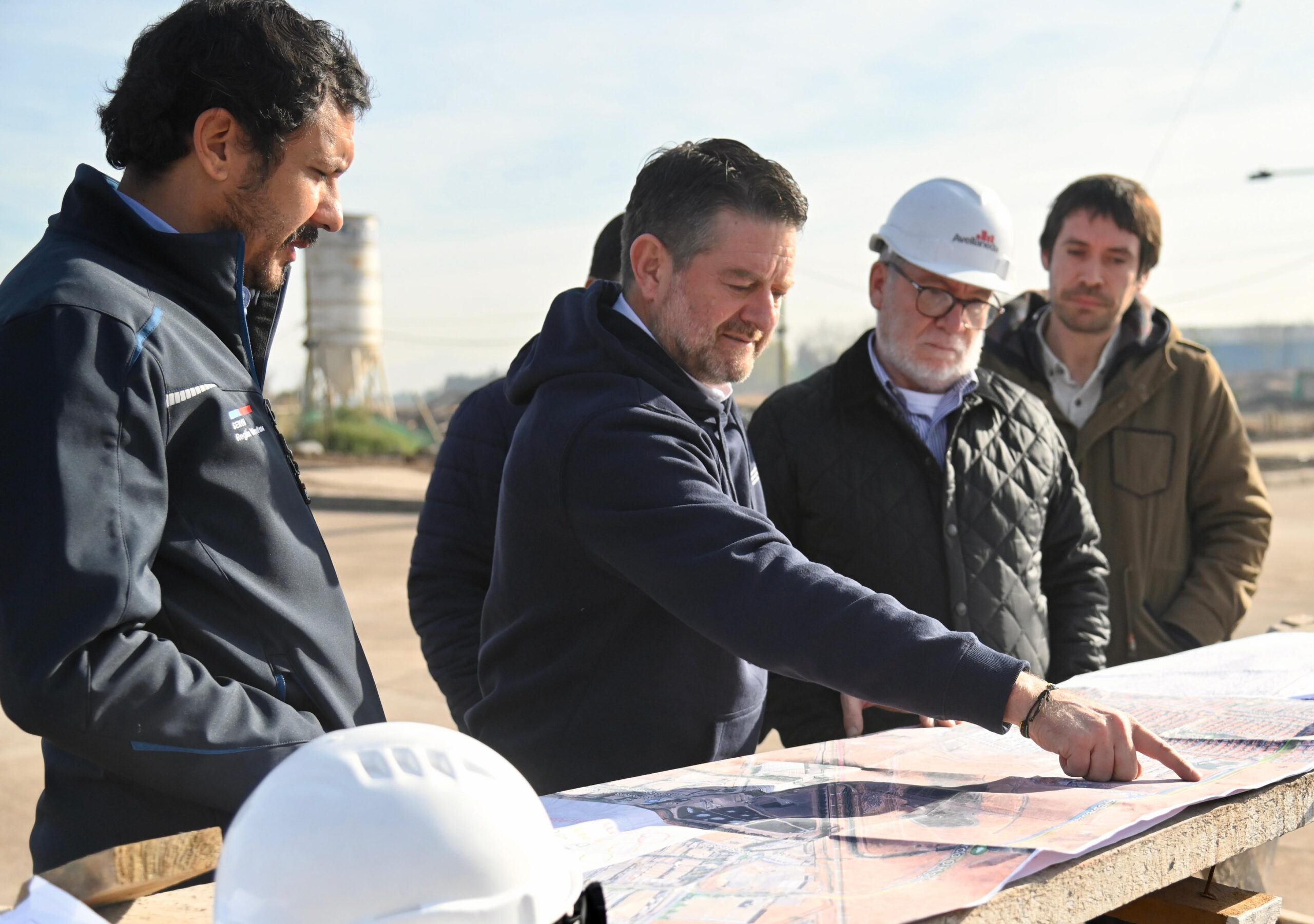 Gobernador Orrego y Serviu supervisan punto crítico Lo Cruzat en Quilicura por próximo sistema frontal