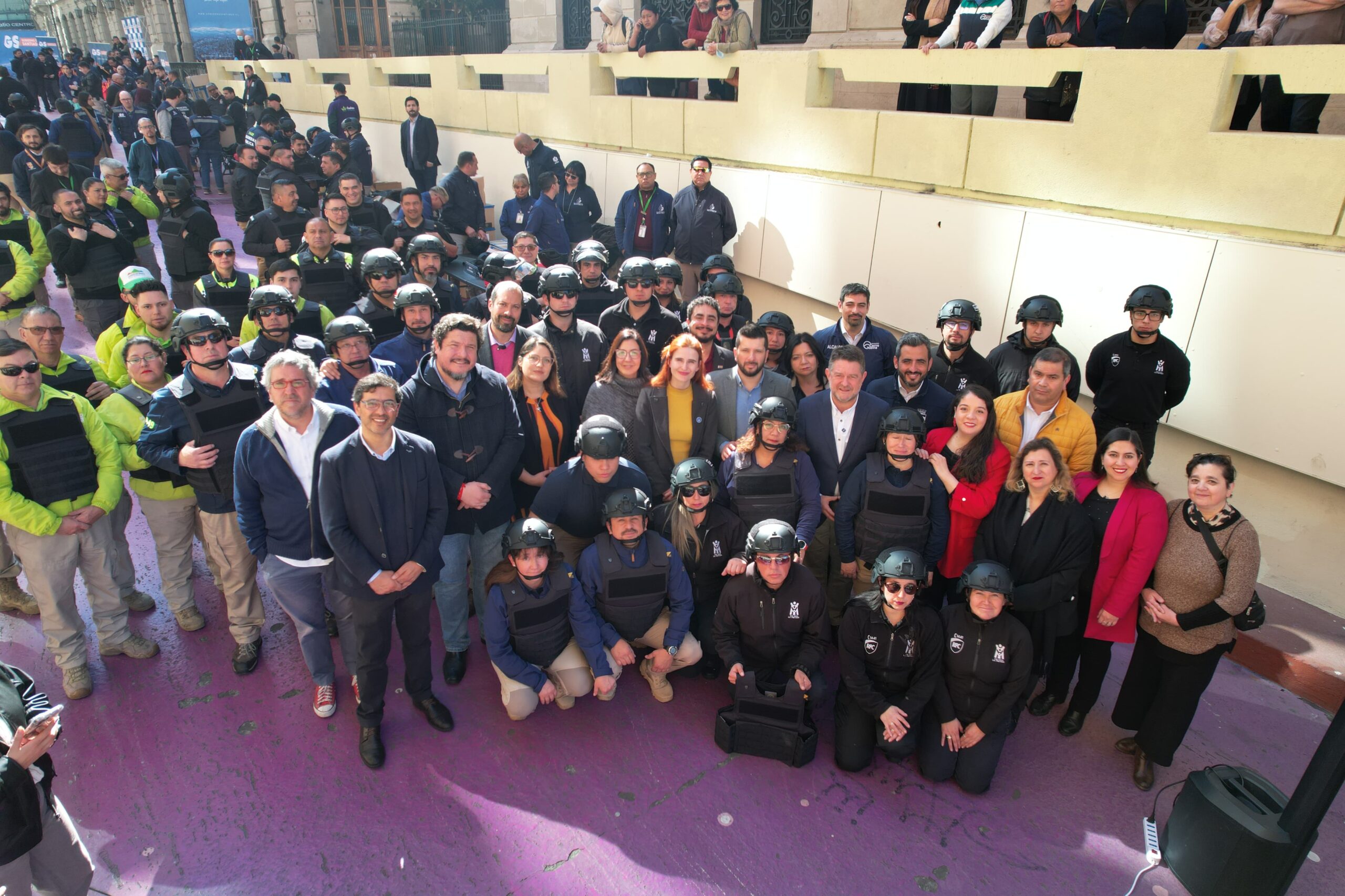 Gobierno de Santiago invierte en 900 chalecos antibalas para inspectores municipales de la Región Metropolitana 