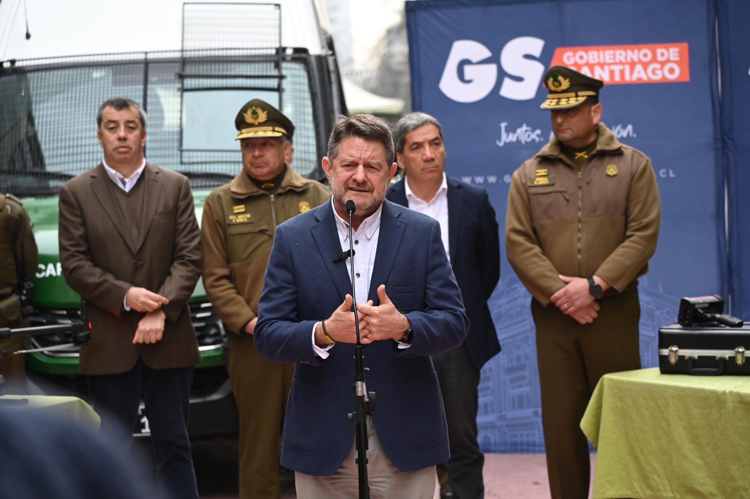 Gobierno de Santiago entrega inversión por más de $11 mil millones a Carabineros para reforzar la seguridad en la Región Metropolitana 