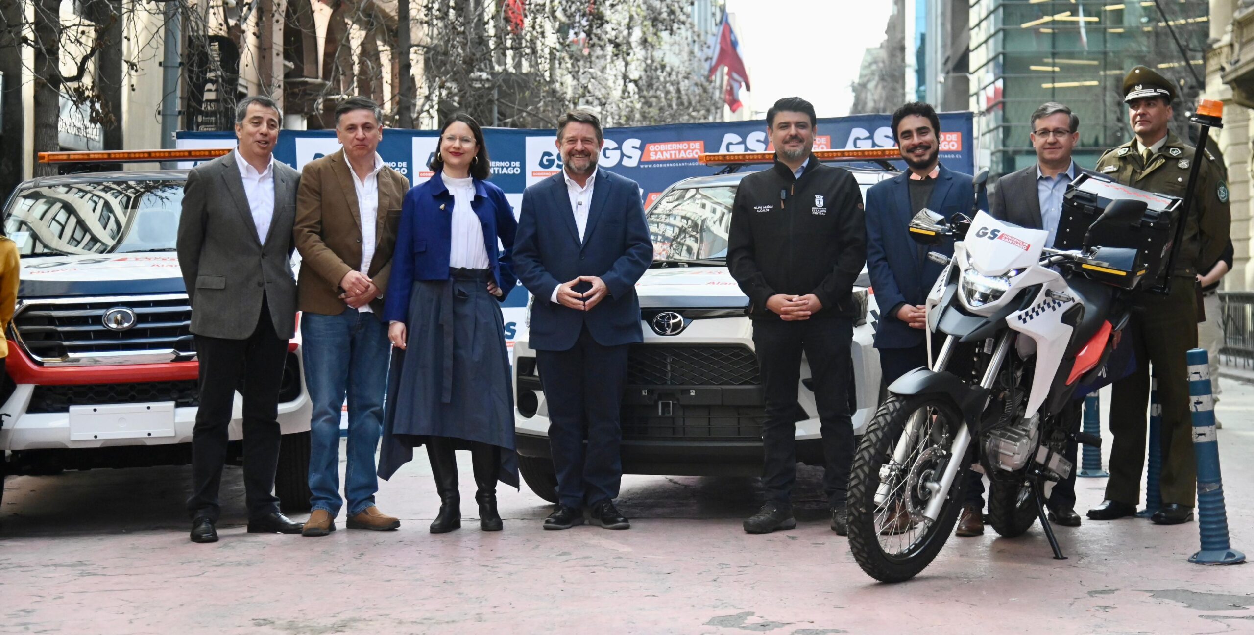 Gobierno de Santiago da a conocer vehículos del primer servicio de radiopatrullas regionales para el Eje Alameda