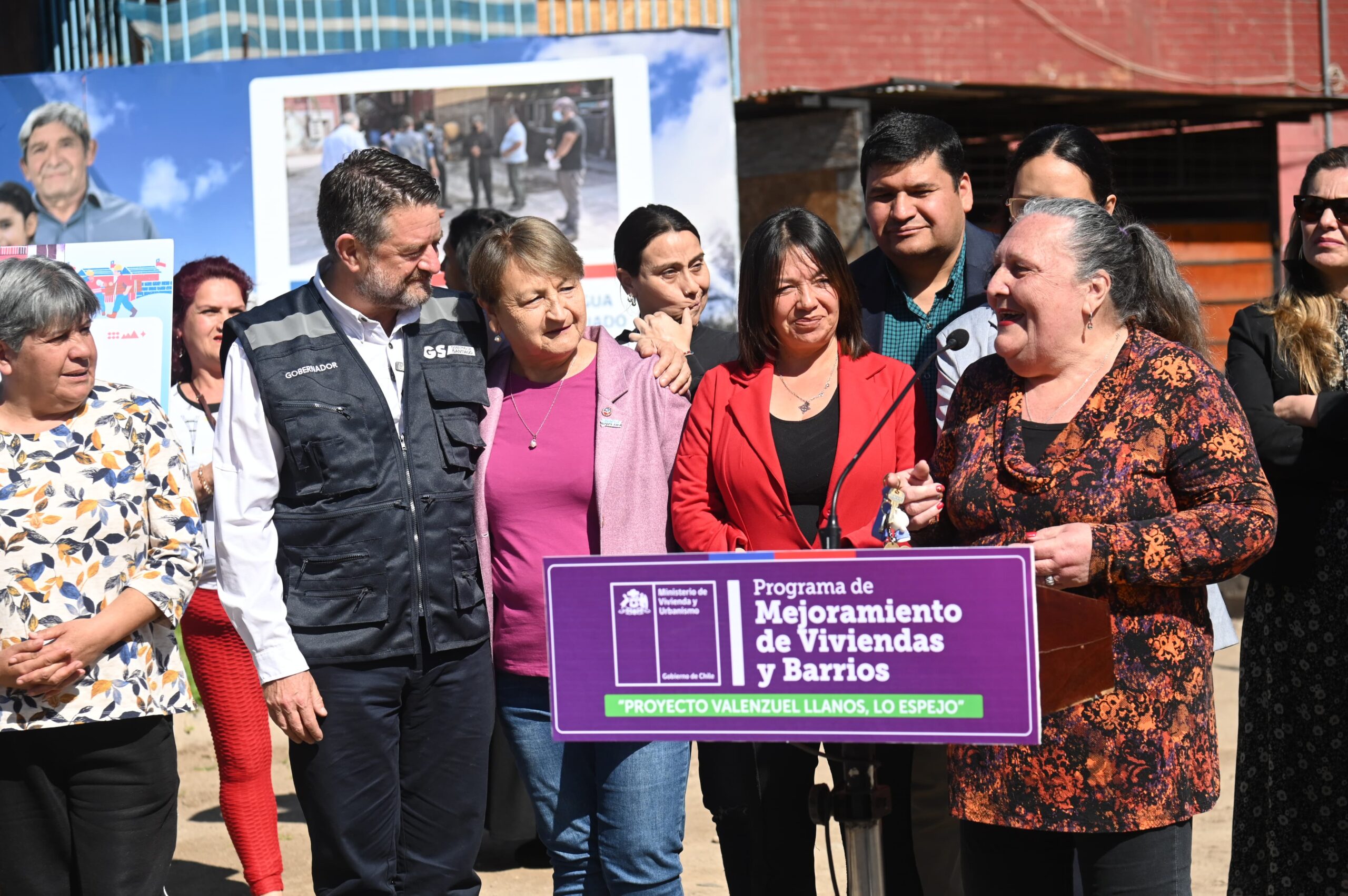 Autoridades anuncian plan de inversión para el mejoramiento de condominios en Lo Espejo 