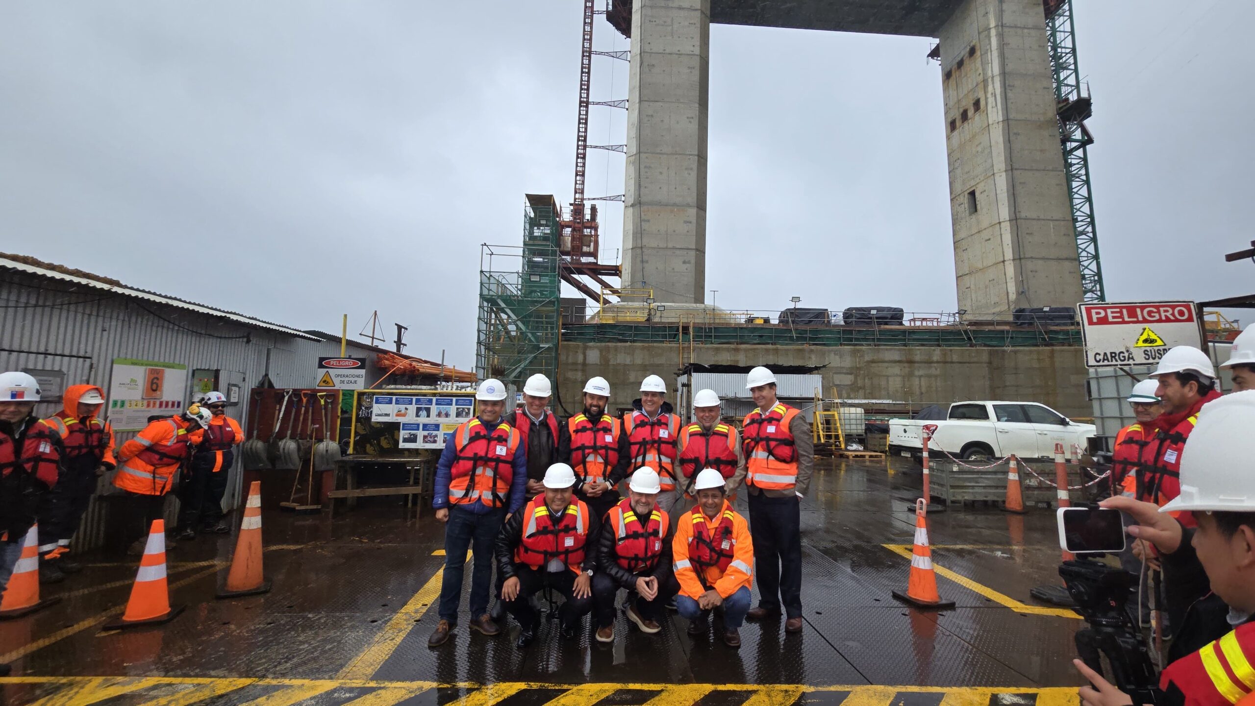 Visita de gobernadores regionales al Puente Chacao marca el inicio del cambio de mando de Agorechi